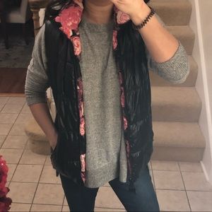 Betsey Johnson black & floral reversible vest - XS